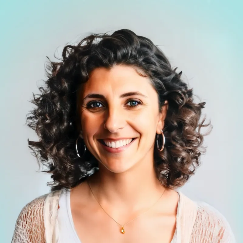 Photo of Dasha Titlebaum, principal UX lead
